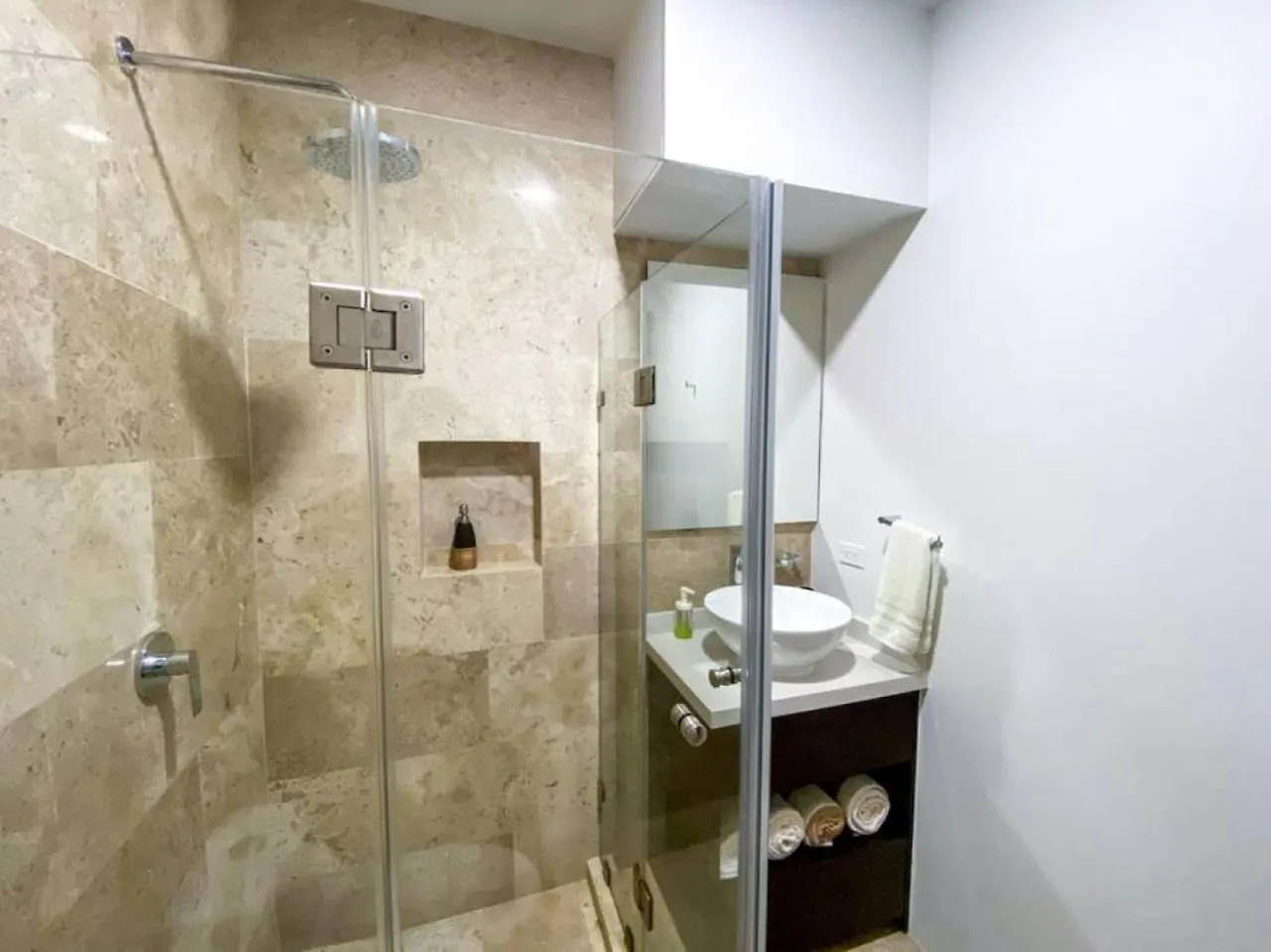 Modern Studio Downtown With Rooftop, Pool, Gym And Parking تولوم شقة